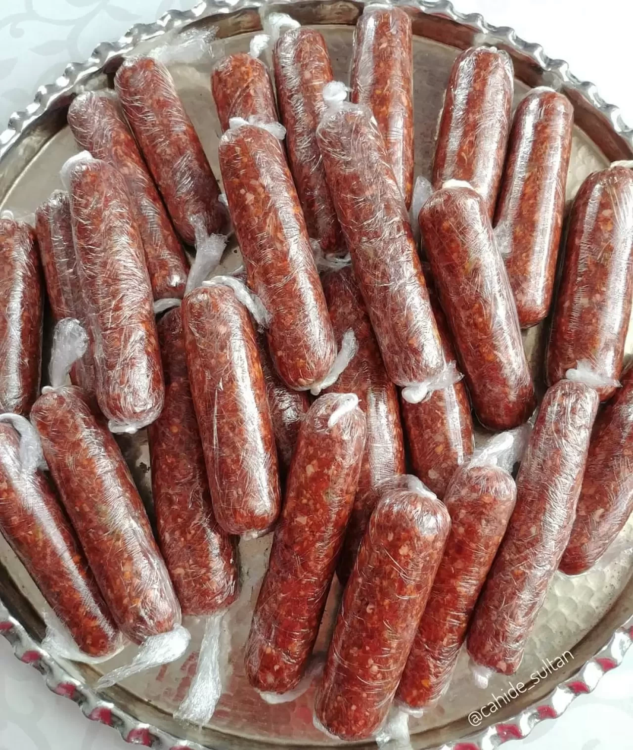 Sucuk Nedir? Sucuk Yaparken Kullanılan Malzemeler Nelerdir?