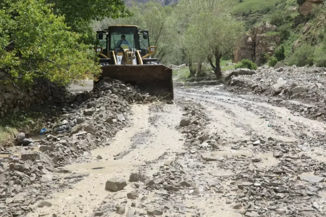 Van'da sağanak sele neden oldu: Tarım arazileri zarar gördü