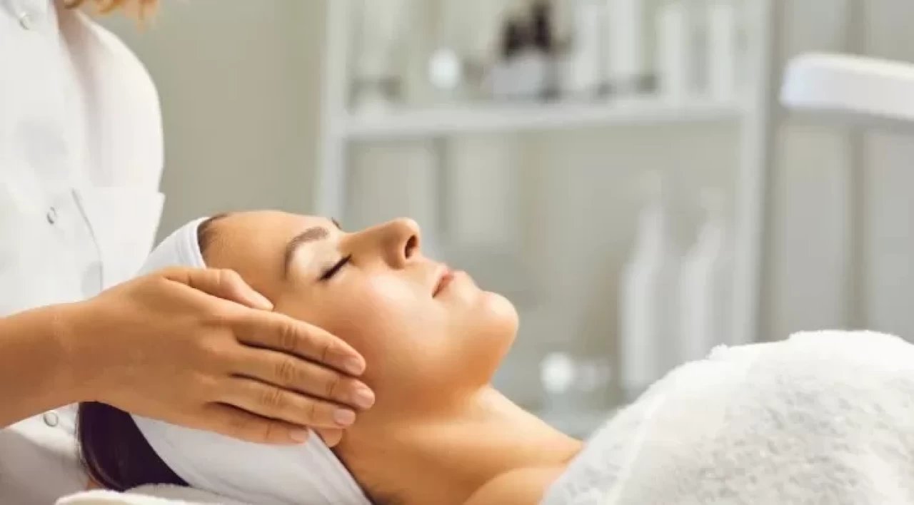 Skin Cycling nedir? Dört gecelik cilt bakım rutiniyle ışıldayın