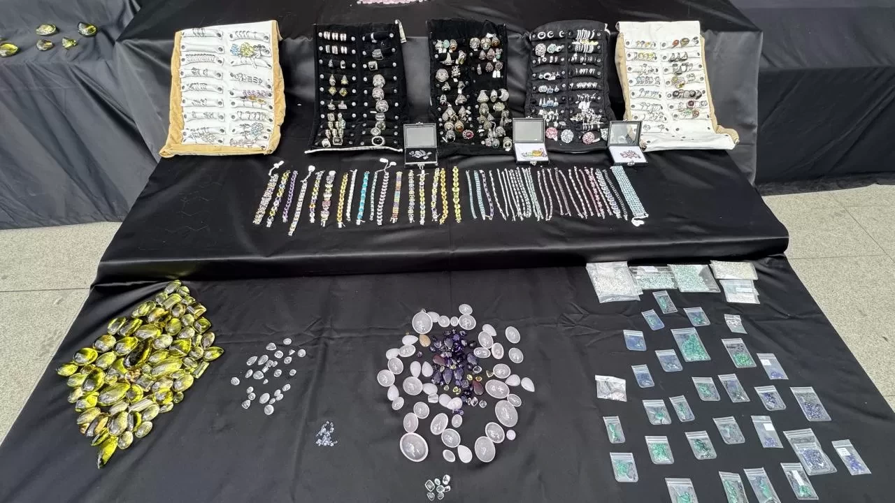 İstanbul'da 250 milyon lira değerinde değerli taş ele geçirildi