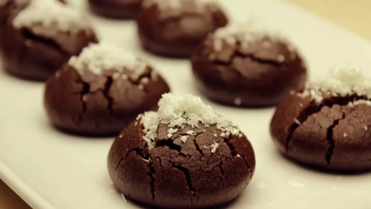 Islak Kurabiye Nasıl Yapılır? Brownie Tadında Kurabiye Tarifi!