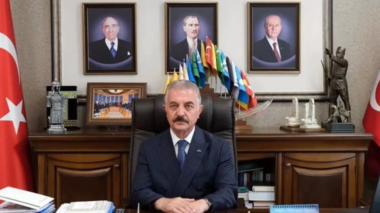 MHP'li Büyükataman'dan Özel'e sert tepki: "180 derece dönen siyasetçi arıyorsa aynaya bakmalı"