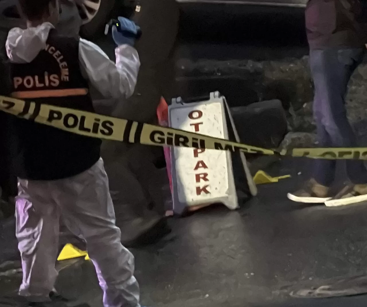 Pusu kuruldu ateş açıldı: Genç adam olay yerinde öldü