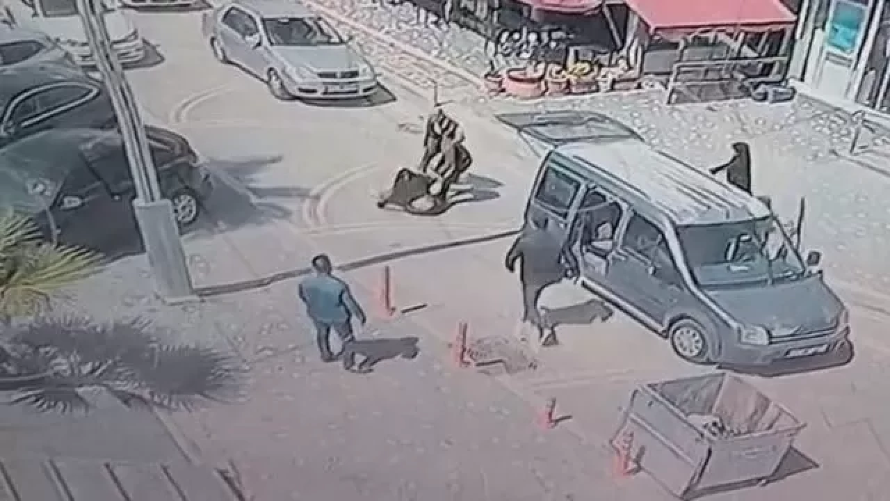 Bursa'da 4 zorba bir kadını zorla araca bindirmeye çalıştı! Vatandaş kurtardı