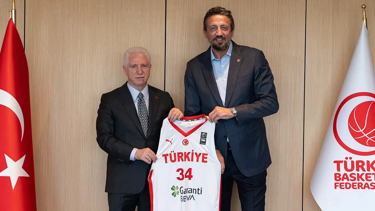 İstanbul Valisi Davut Gül’den TBF Başkanı Hidayet Türkoğlu’na ziyaret