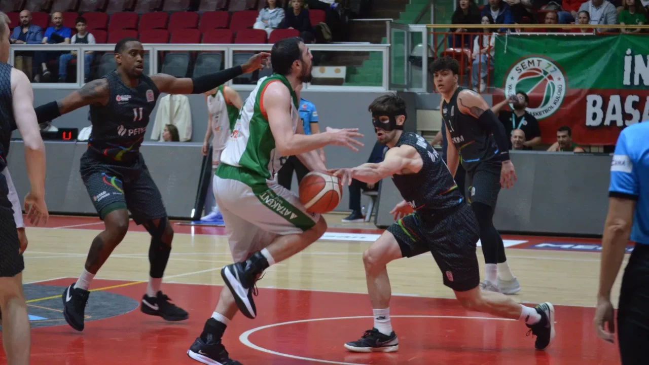 Aliağa Petkimspor, Yalova deplasmanında kazandı | Maç Sonucu: Semt77 Yalovaspor 78-87 Aliağa Petkimspor