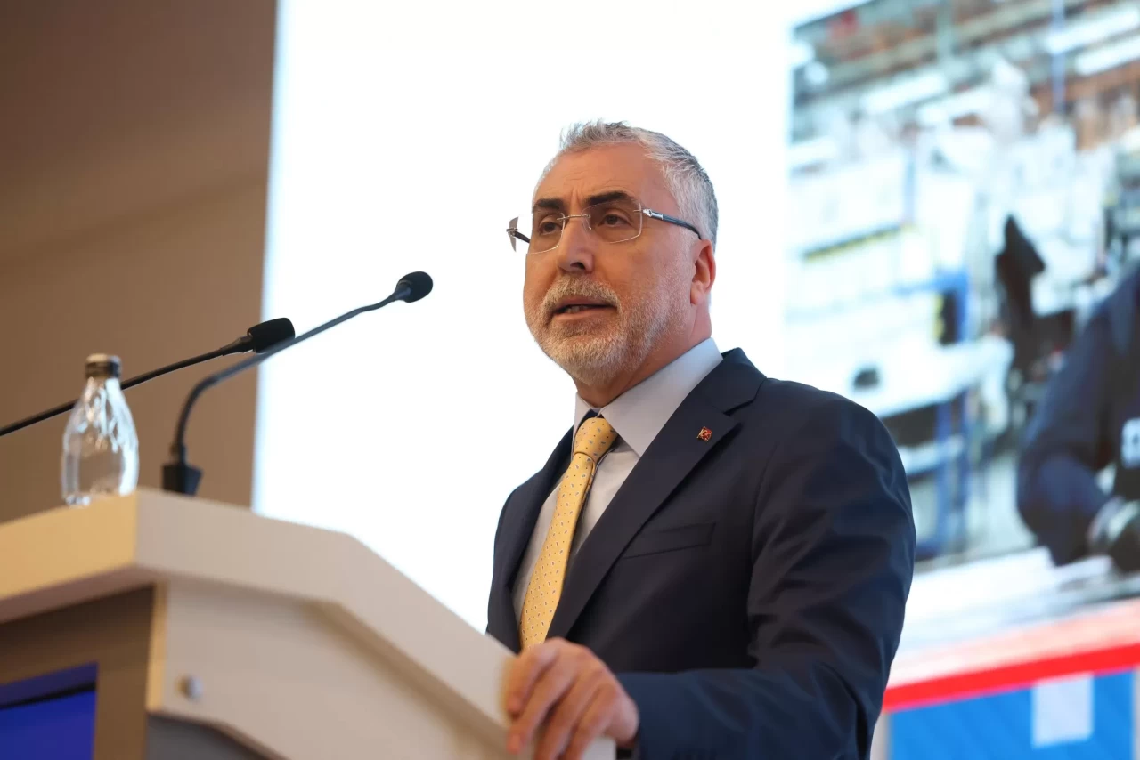 Bakan Işıkhan: "10 bin engelli bireye kamuda iş fırsatı sunulacak"