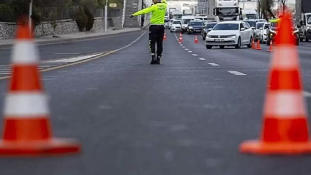İstanbul'da Fenerbahçe Beko şampiyonluk kutlaması! Trafiğe kapatılacak yollar ve alternatif güzergahlar açıklandı