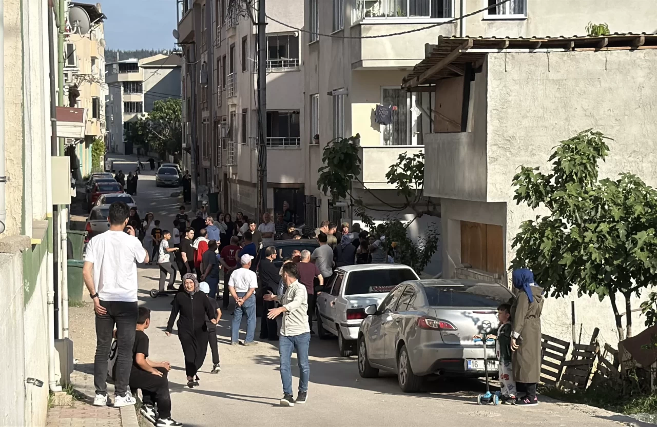 Bursa'da komşular birbirine girdi: 4 yaralı