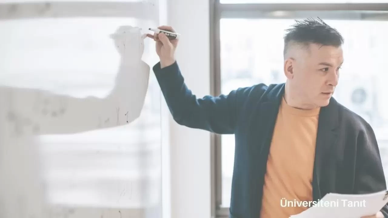 Sosyal Bilgiler Öğretmenliği Bölümü Nedir? Mezunları Ne İş Yapar ve Nerelerde Çalışır?