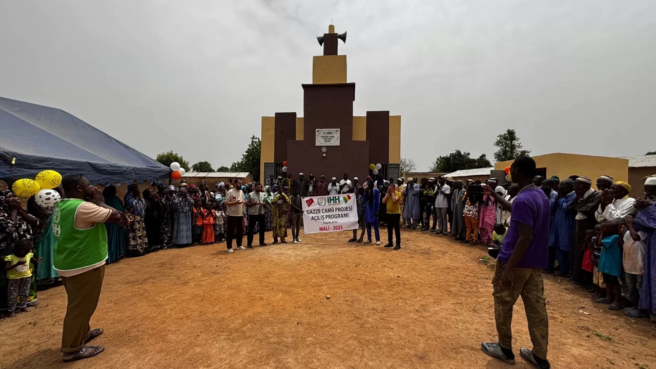 İHH Mali’de 2 cami ve 1 su kuyusu açtı
