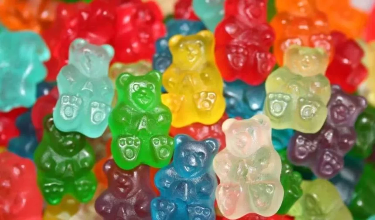 Çocuğunuza sağlıklı atıştırmalık! Ev yapımı doğal jelibon tarifi