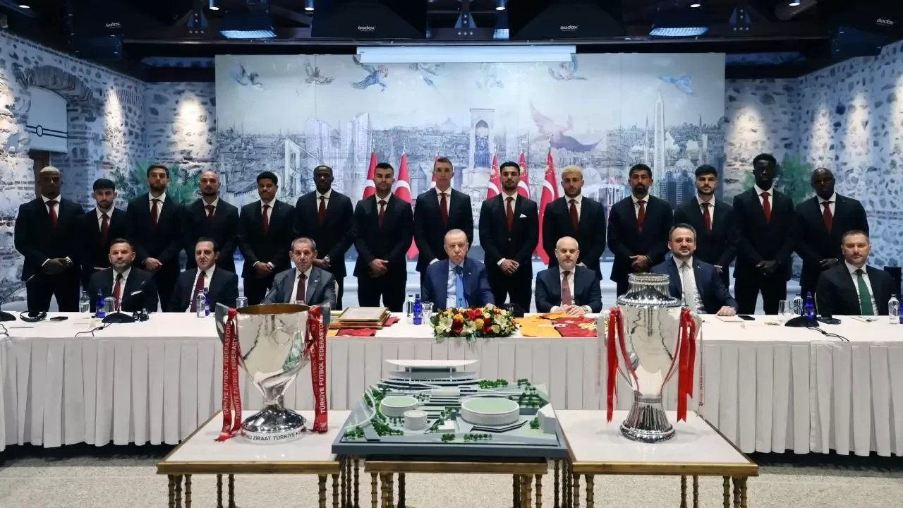 Cumhurbaşkanı Erdoğan, Galatasaray futbol takımını kabul etti
