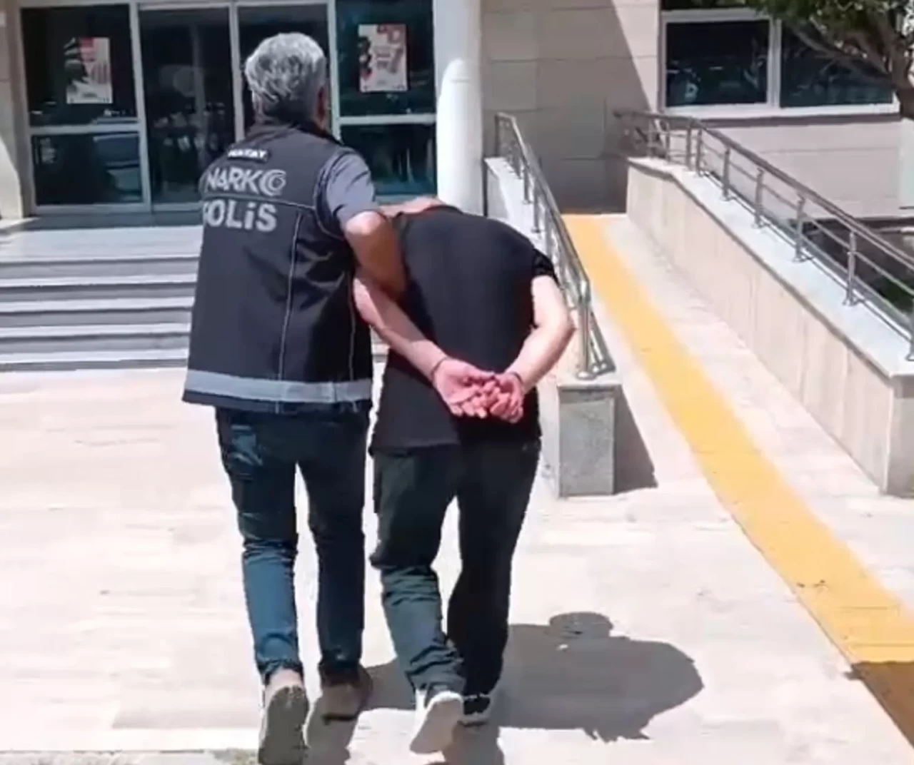 Hatay'da tonlarca yasaklı madde ele geçirildi: Şüpheli tutuklandı