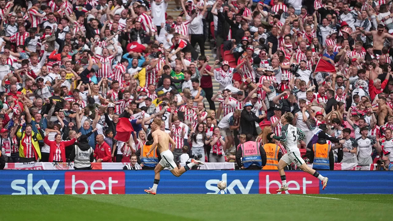 Sunderland 8 yıl aradan sonra Premier Lig'e yükseldi! Maç Sonucu: Sheffield Utd 1-2 Sunderland