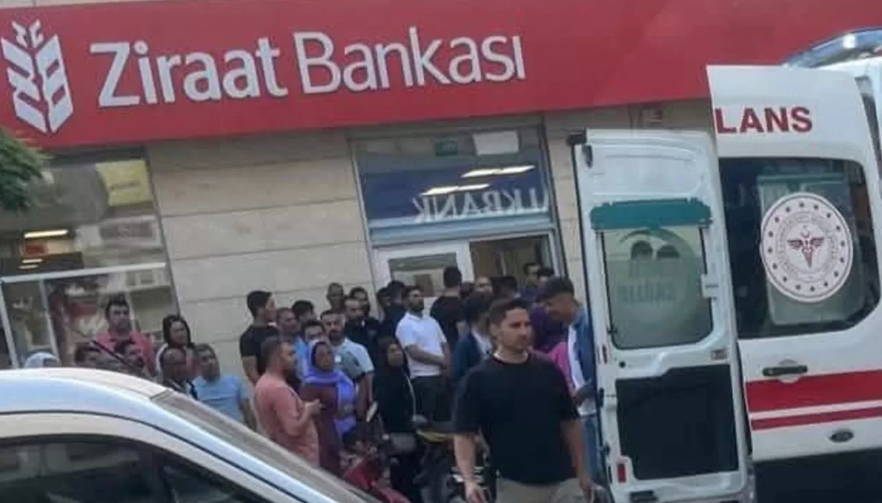 Şanlıurfa'da banka müdürüne bıçak çeken şahıs kaçamadan yakalandı