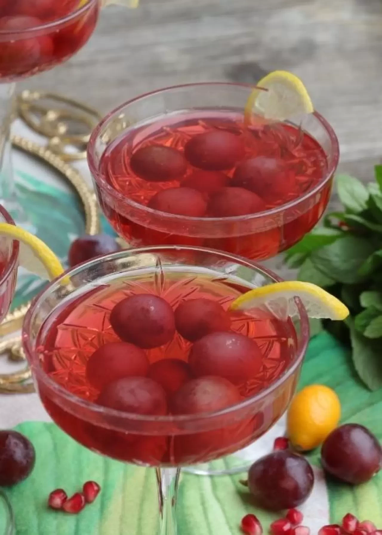 Üzüm Kompostosu Nasıl Yapılır? Yaz Sofralarının Ferahlatıcı İçeceği!