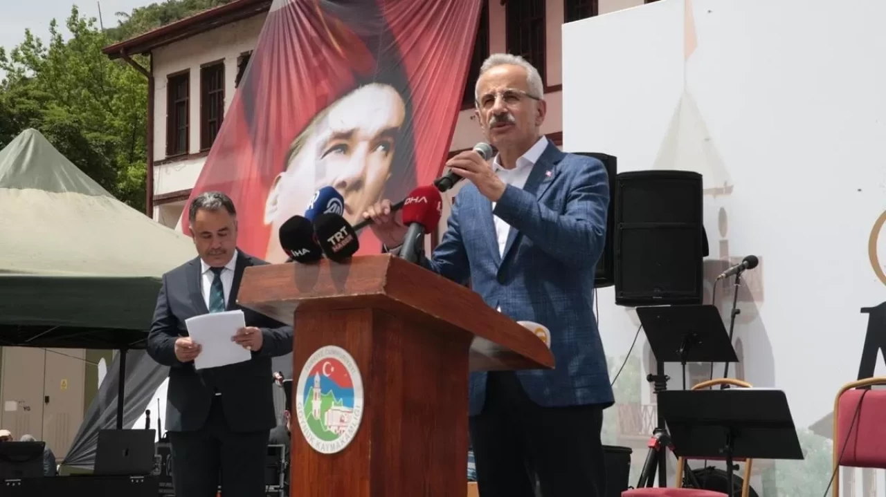 Bakan Uraloğlu duyurdu: Bolu'ya sıcak asfalt müjdesi