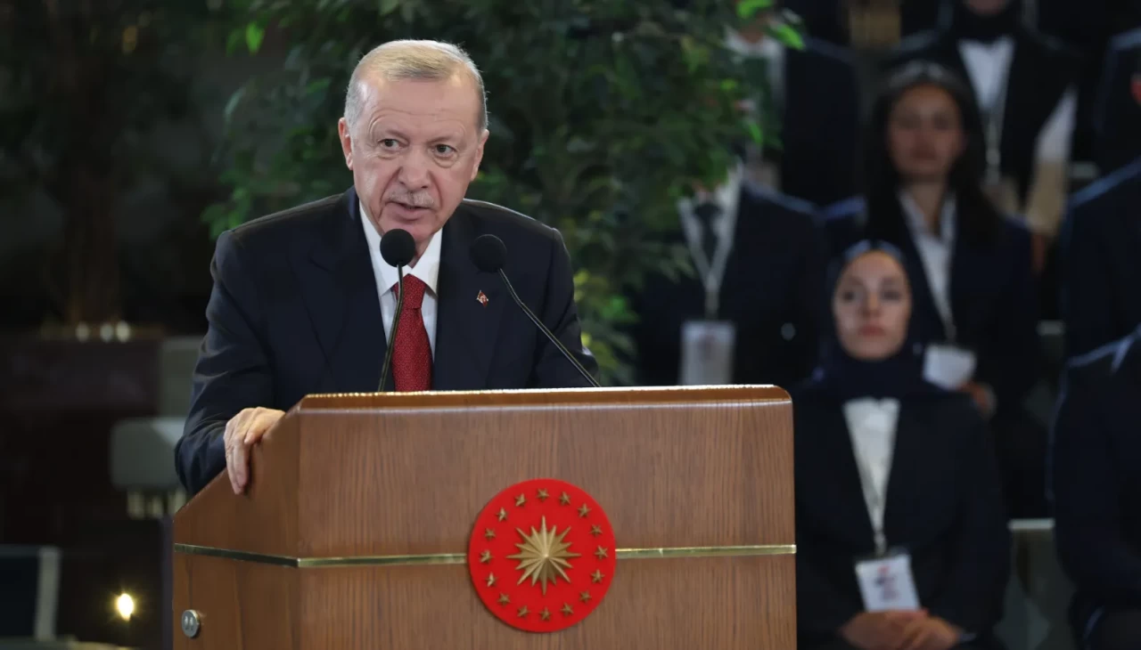 Cumhurbaşkanı Erdoğan gençlere seslendi: Sizlerle gurur duyuyoruz