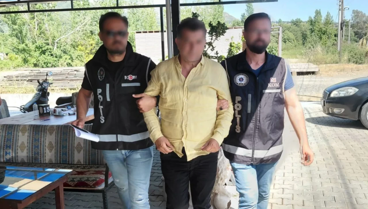 Borsa operasyonunda yeni gelişme! Yurt dışına kaçarken yakalandılar