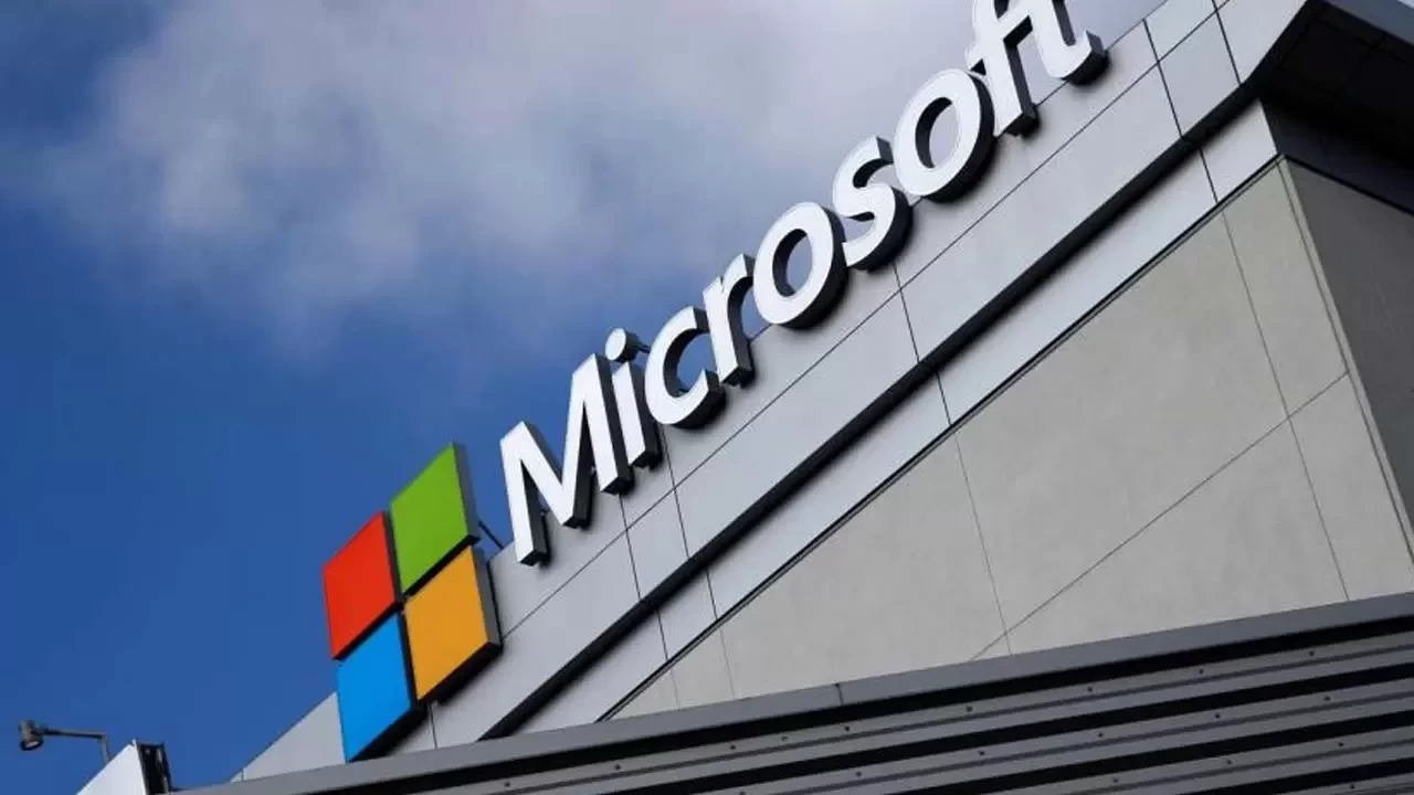 Microsoft, şirketin İsrail ile işbirliğini protesto eden çalışanının işine son verdi