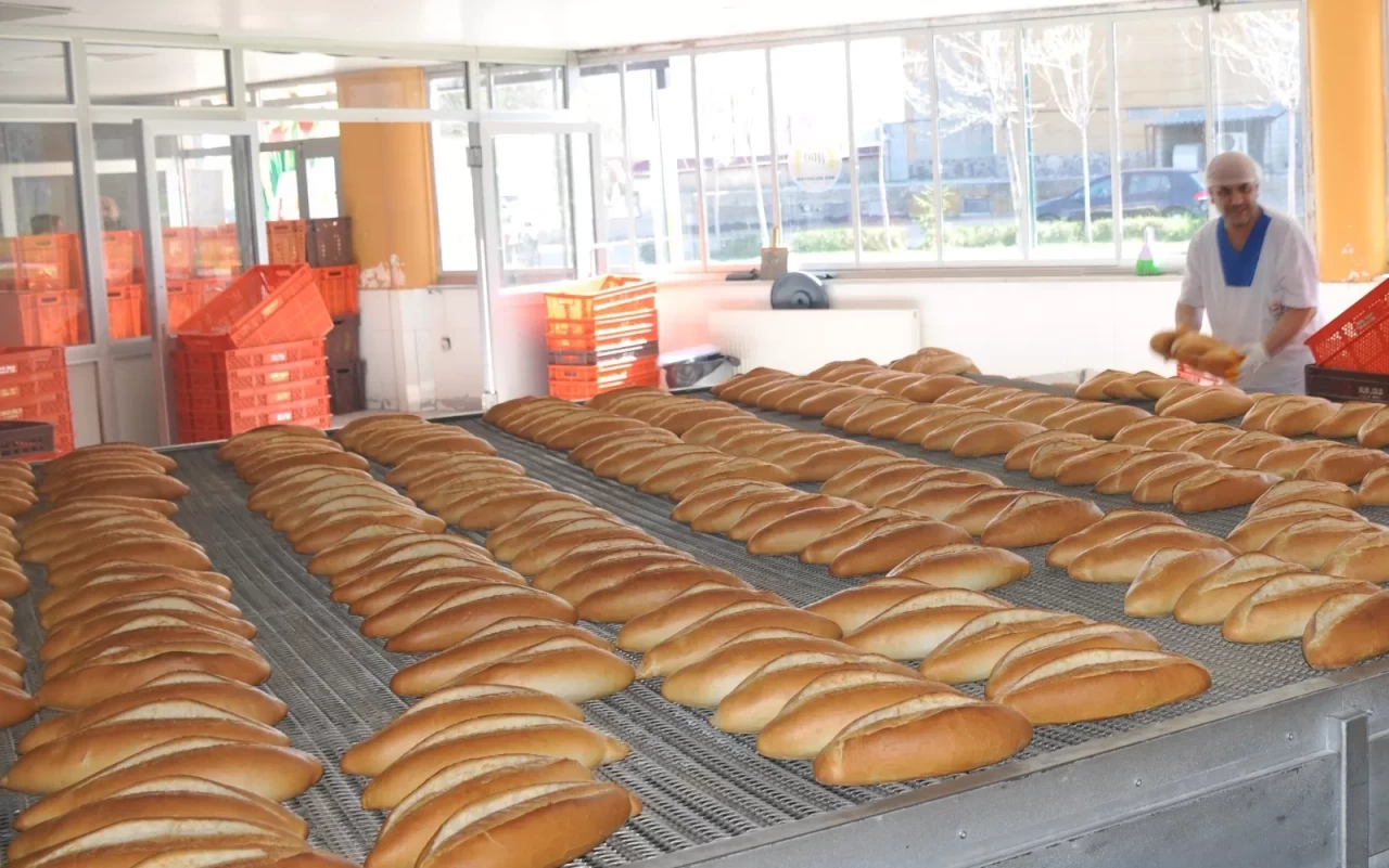 Muş'ta ekmeğin gramajı arttı, fiyatı yükseldi
