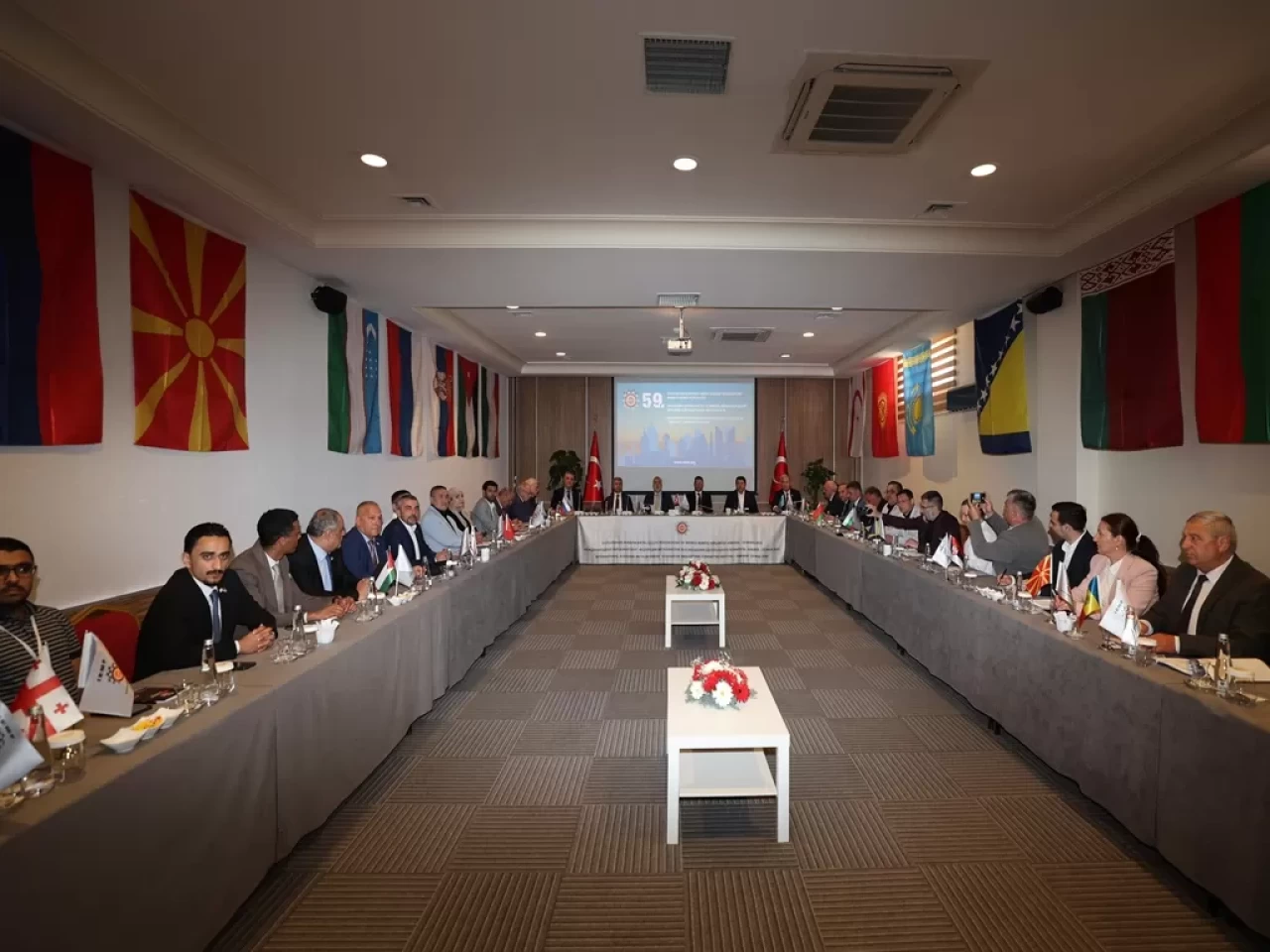 Vedat Işıkhan'dan uluslararası temaslar