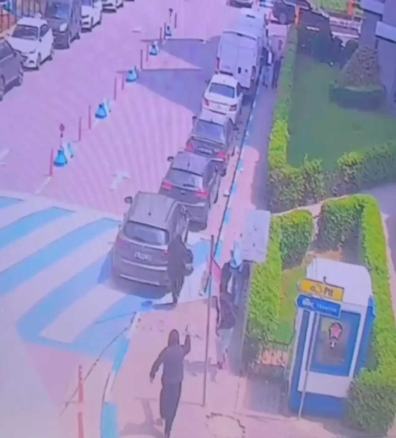 İstanbul'da iş insanını takip edip, silah zoruyla 4 milyon lirayı gasbettiler