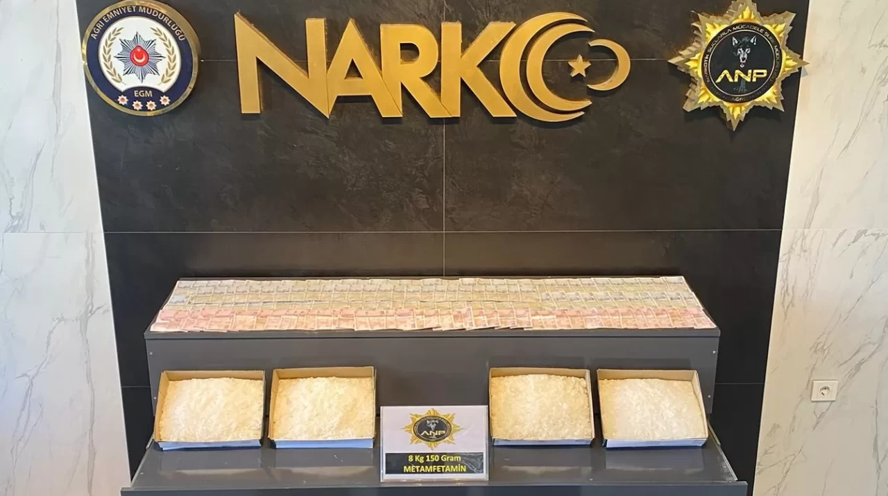 Ağrı'da yolcu otobüsünde 8 kilo uyuşturucu ele geçirildi: 3 İran uyruklu gözaltında!