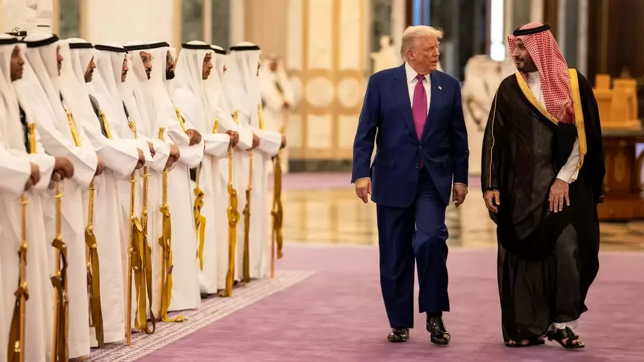 ABD Başkanı Trump, Suriye Cumhurbaşkanı Şara ile Riyad'da görüştü