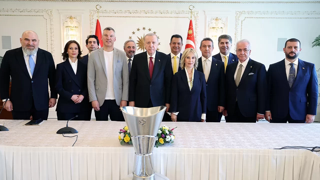 Cumhurbaşkanı Recep Tayyip Erdoğan, EuroLeague şampiyonu Fenerbahçe Erkek Basketbol Takımı’nı kabul etti