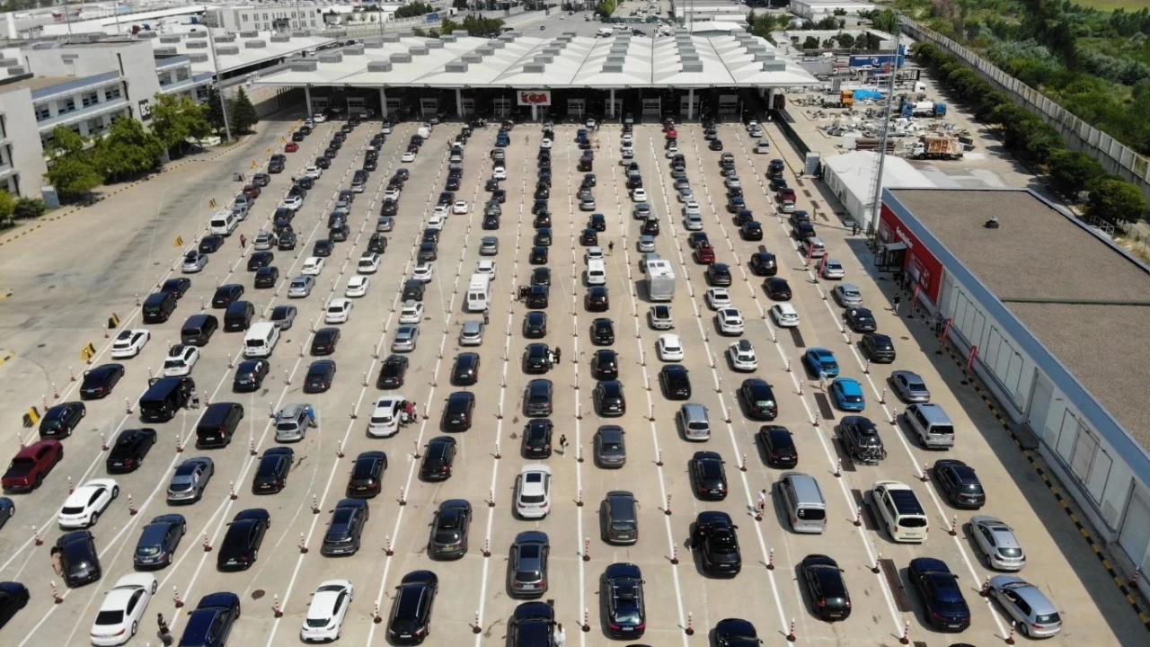 Edirne Sınır Kapısı'nda yoğun geçişler için tebdir