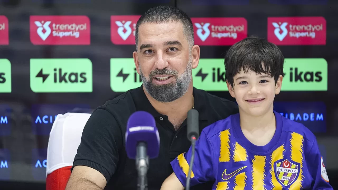 Arda Turan'dan Eyüpspor'a veda: "Gelecek sezon yurt dışında olacağım"