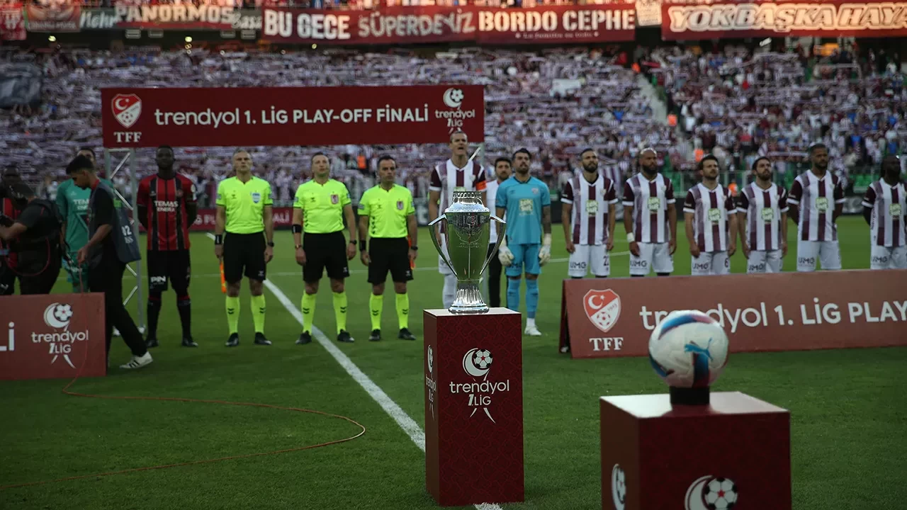 Play-off finalinde Fatih Karagümrük ile Bandırmaspor arasında Süper Lig bileti için nefes kesen mücadele