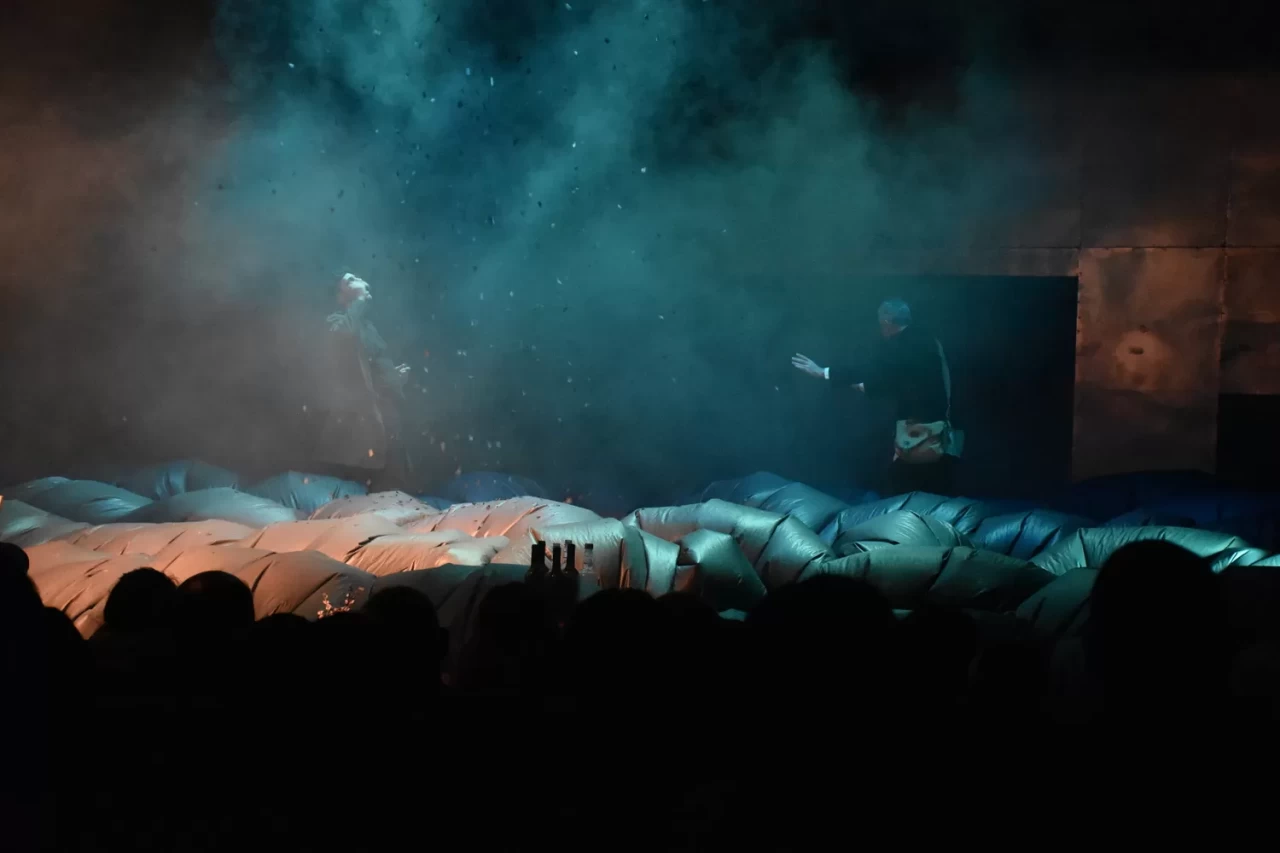 Trabzon'da "25. Uluslararası Karadeniz Tiyatro Festivali" kapsamında 3 oyun sahnelendi