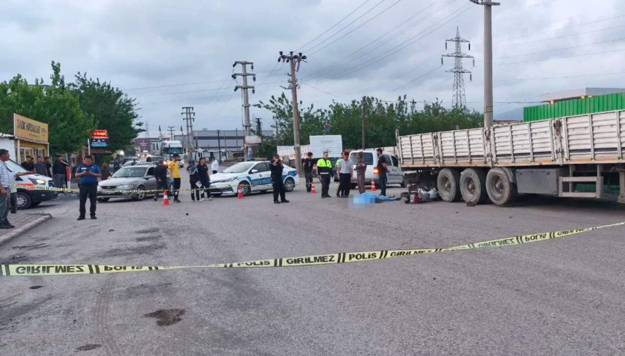 Tırla çarpışan motosikletin 16 yaşındaki sürücüsü hayatını kaybetti