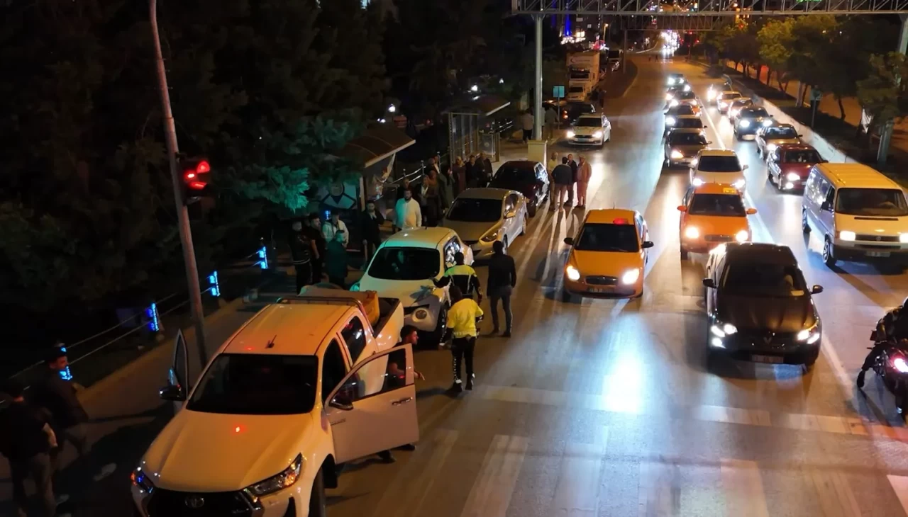 Kırıkkale’de dehşet gecesi! 21 yaşındaki genç sokakları birbirine kattı