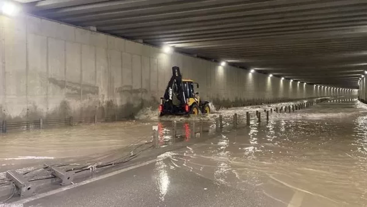 Osmaniye'de sağanak yağış yaşamı felç etti