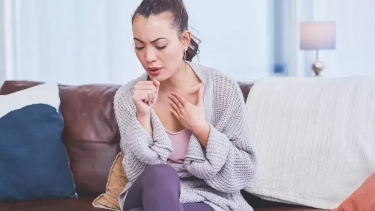 Kuru öksürük deyip geçmeyin! Bu ölümcül durumun belirtisi olabilir...