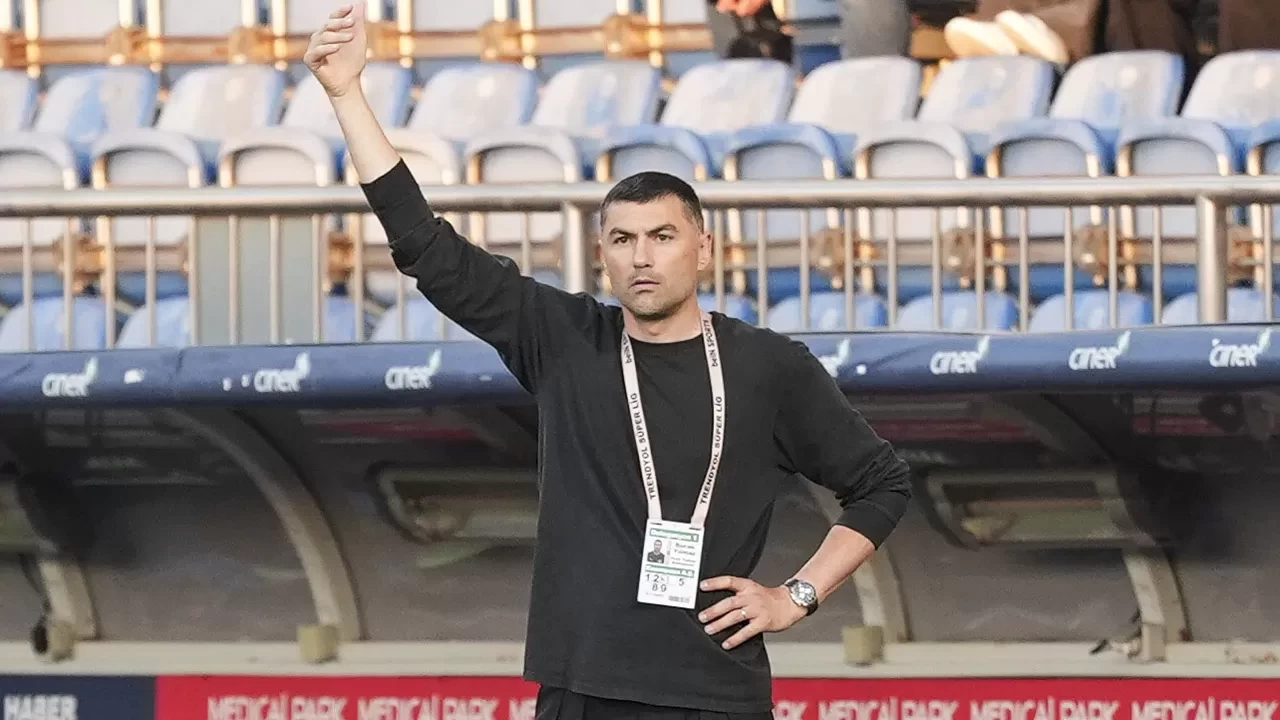 Burak Yılmaz: “Gelecek sezon çok iddialı bir Kasımpaşa olacak”