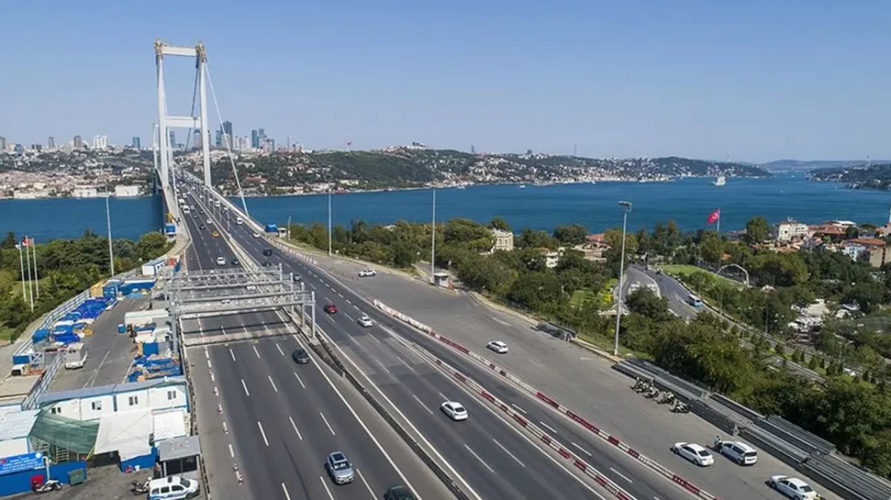 İstanbul'a akıllı yol geliyor! Bakan Uraloğlu duyurdu...