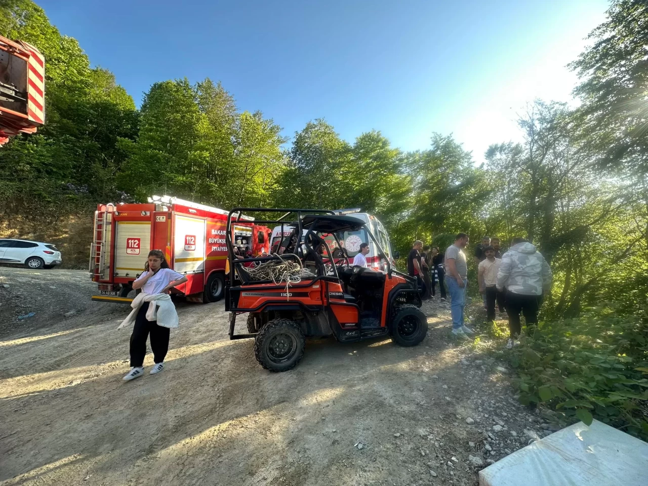 Sakarya'da şarampole devrilen UTV aracındaki karı koca yaralandı