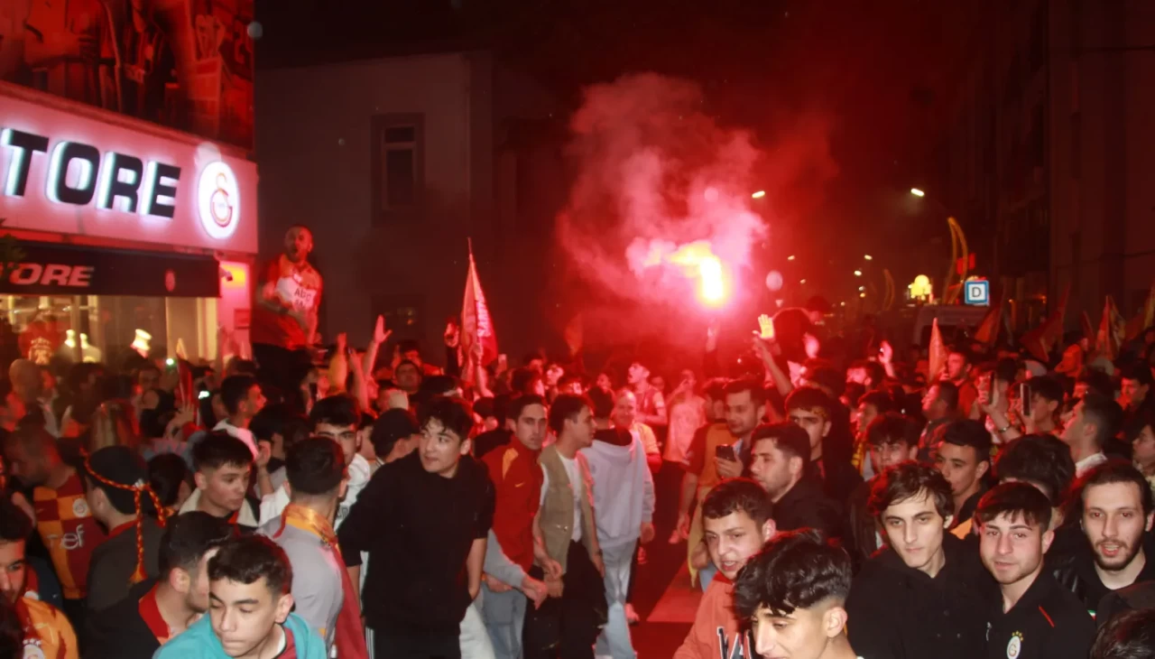 Galatasaray taraftarları, Ordu'da sokaklara döküldü