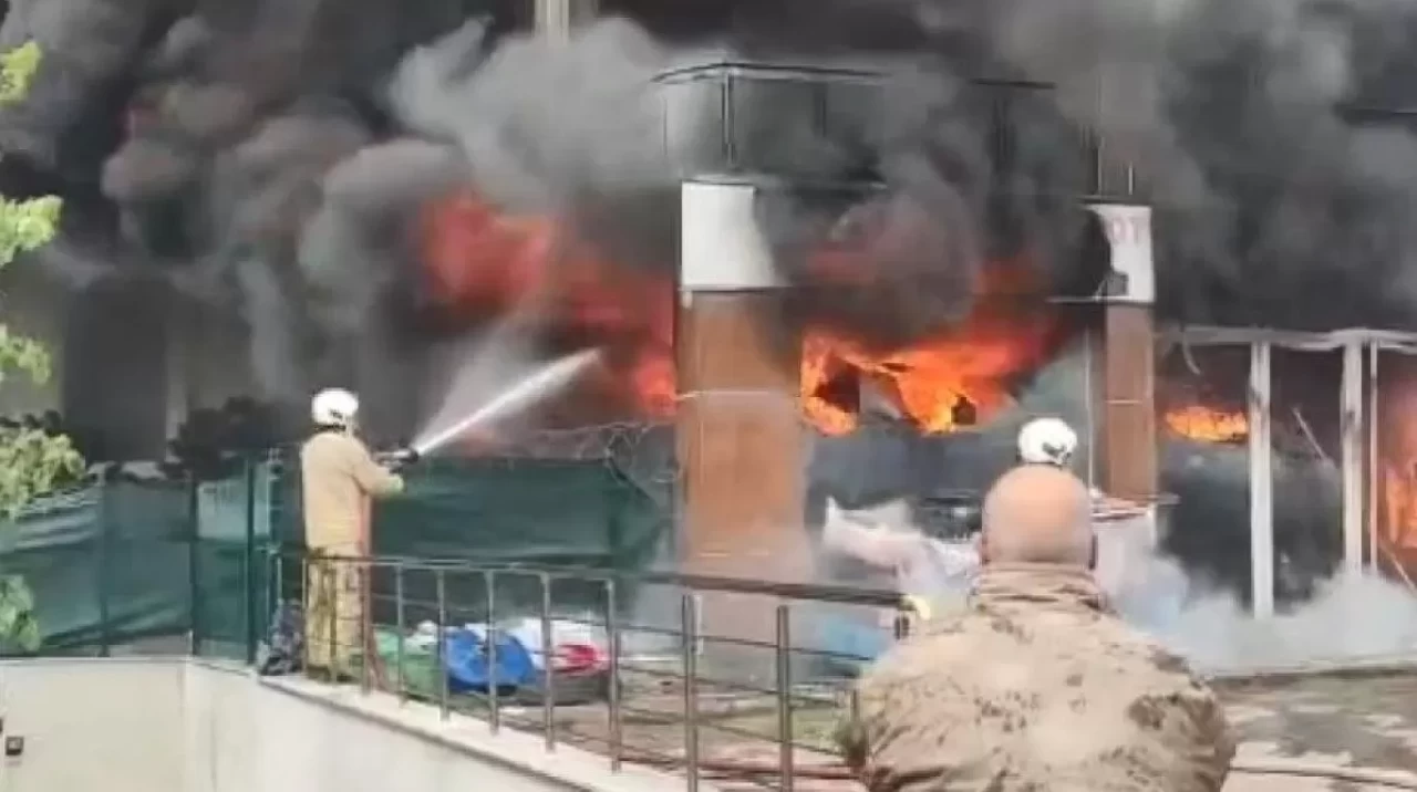 İstanbul Pendik'te yangın