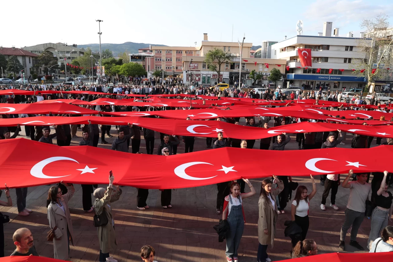 Erzurum ve Erzincan'da, 19 Mayıs coşkuyla kutlandı