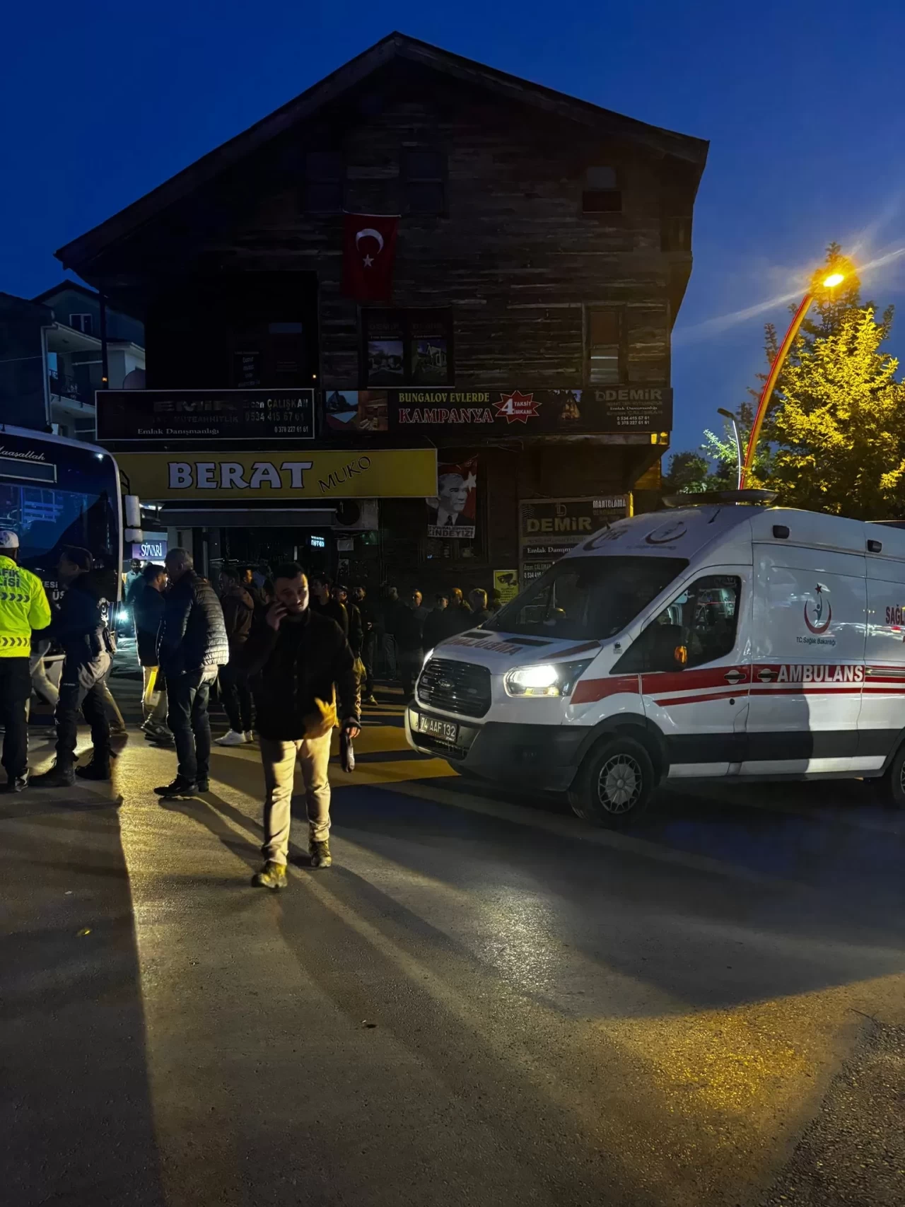 Halk otobüsü yayaya çarptı: 1 yaralı