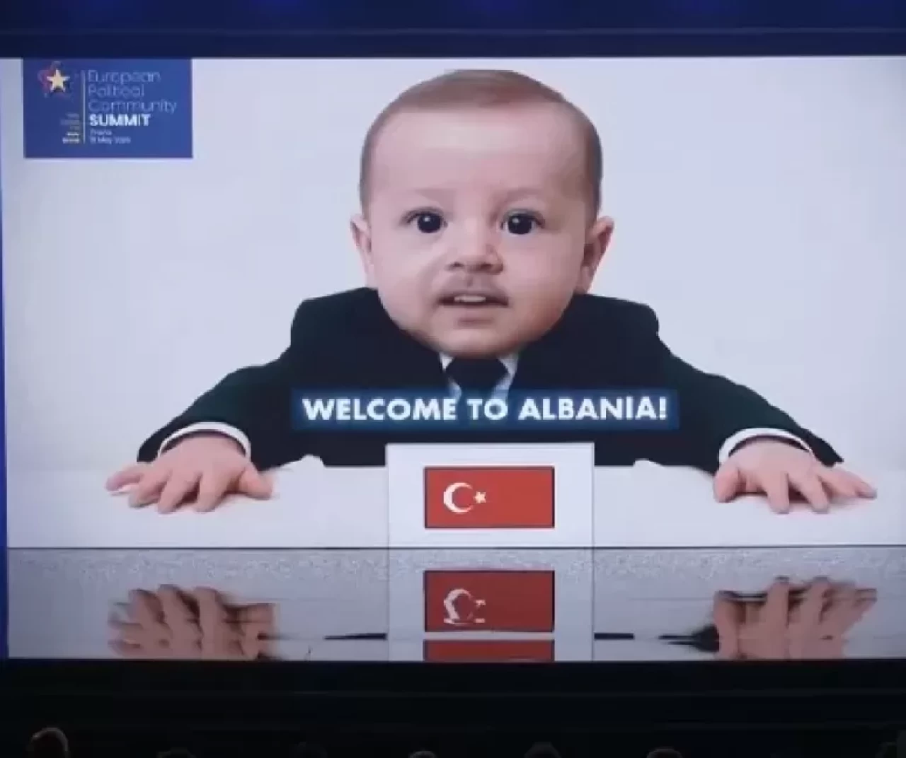 Avrupa Zirvesi’nden gülümseten anlar! Yapay zeka liderleri çocukluğuna döndürdü!