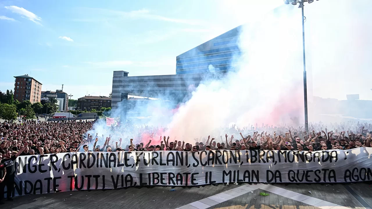 Milan taraftarından yönetim protestosu: “Milan’ı bu acıdan kurtarın