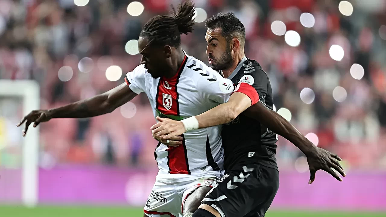 Samsunspor kritik galibiyetle 3. sıraya çıktı, Sivasspor Süper Lig'e veda etti | Süper Lig'de Samsunspor 1-0 Sivasspor
