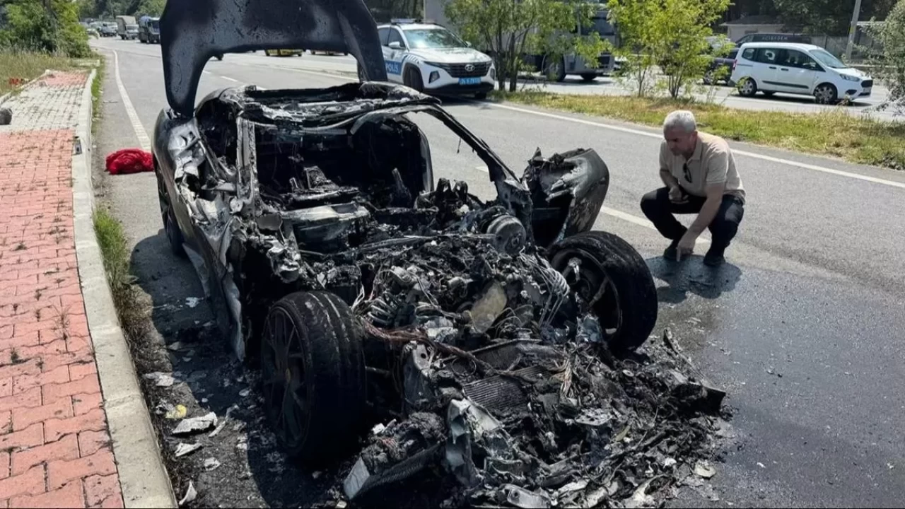 Serdal Adalı'nın oğlu ölümden döndü! Lüks araç seyir halindeyken yandı